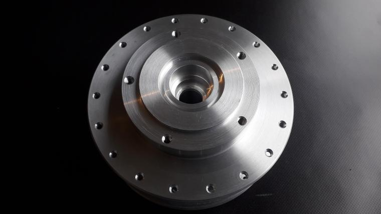 Black Mamba Parts Voorwielnaaf voor dubbele schijfrem.